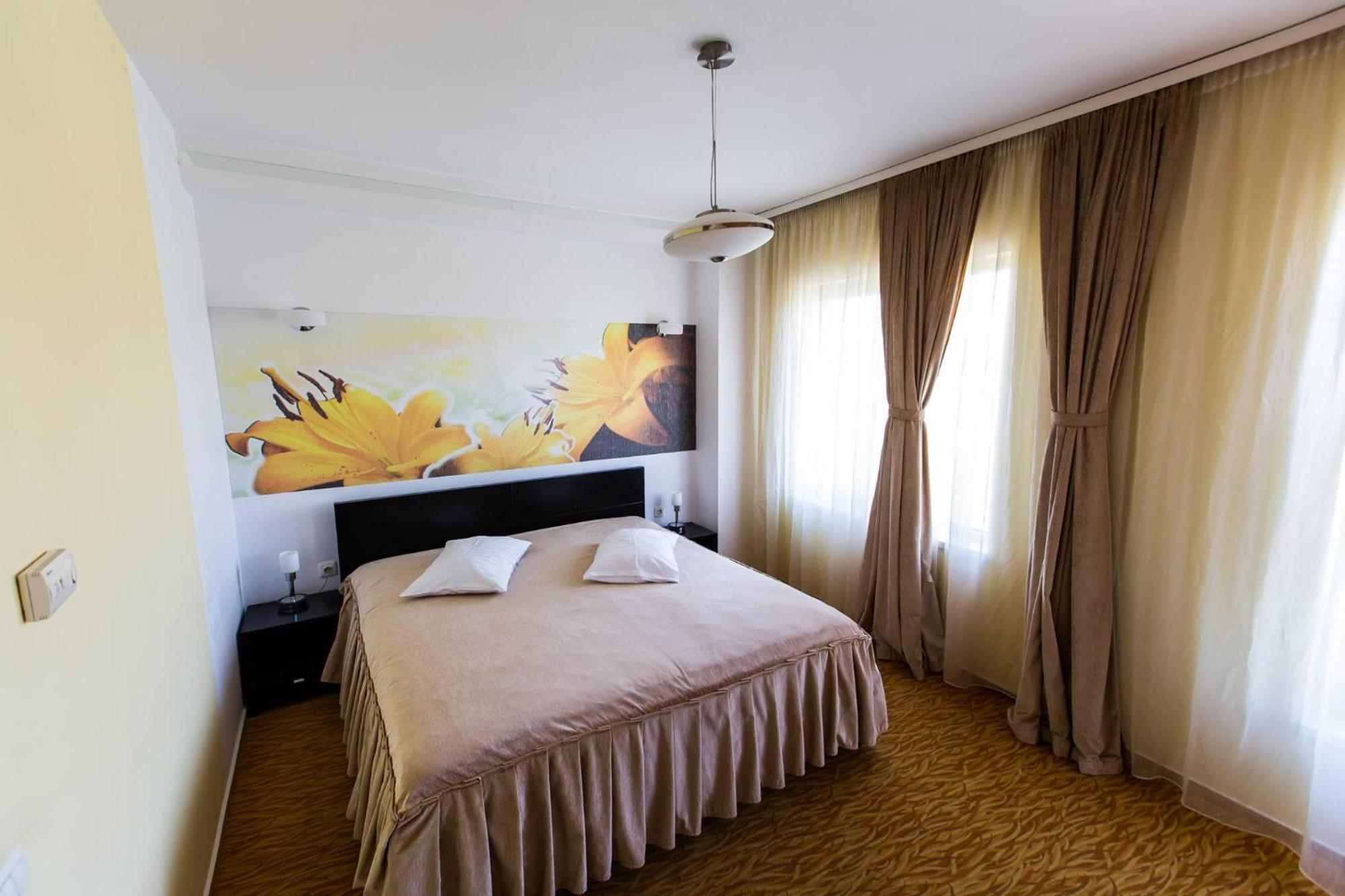 Hotel Grandis Apulum Mioveni ภายนอก รูปภาพ
