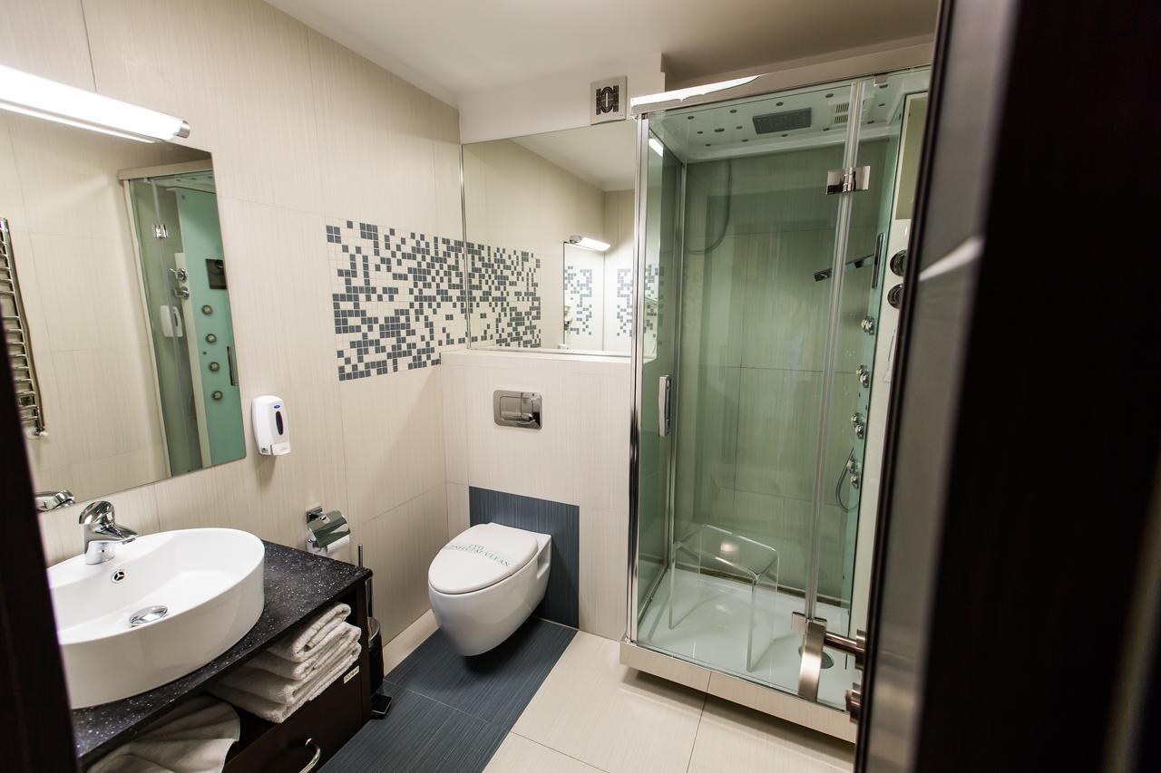 Hotel Grandis Apulum Mioveni ภายนอก รูปภาพ