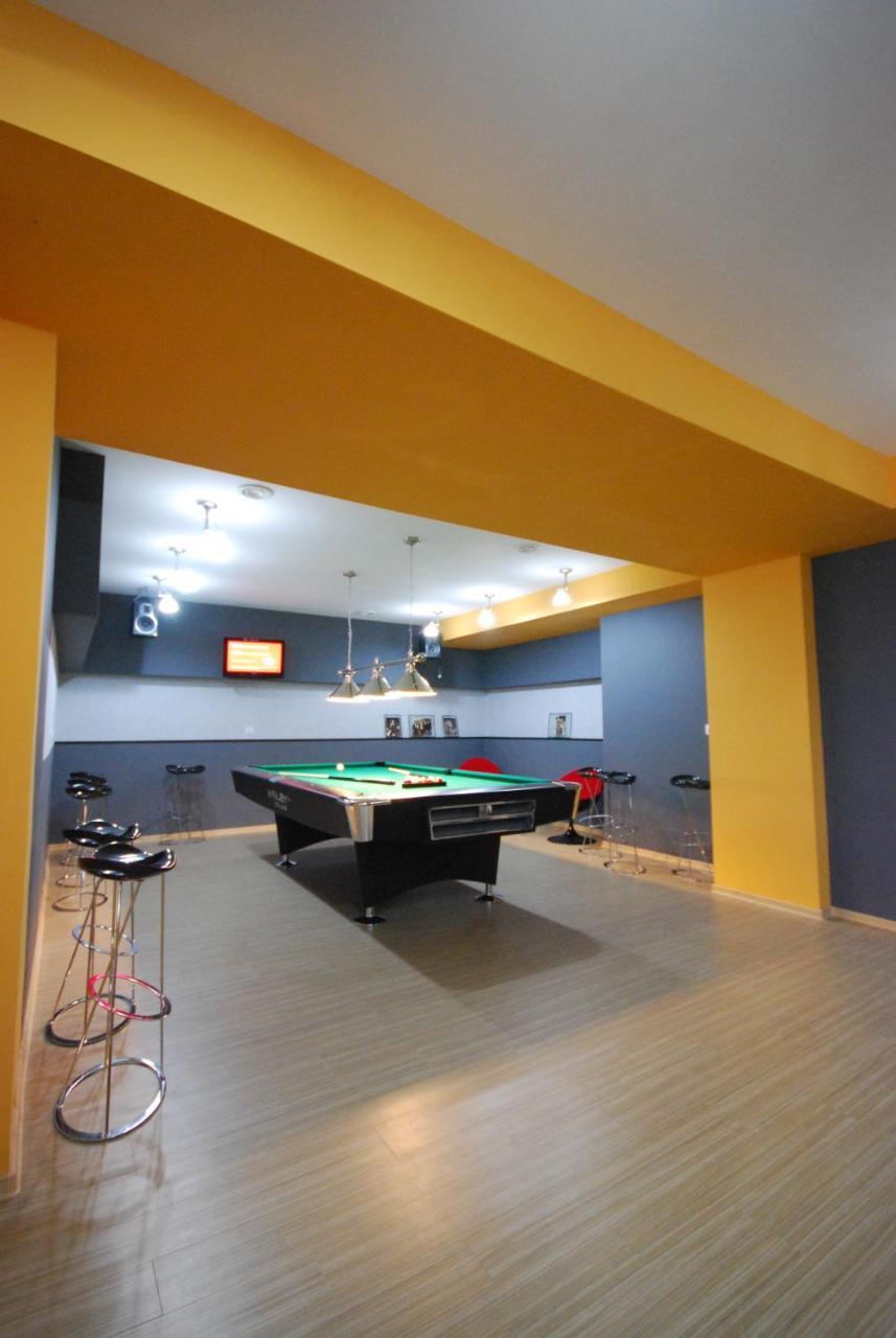 Hotel Grandis Apulum Mioveni ภายนอก รูปภาพ