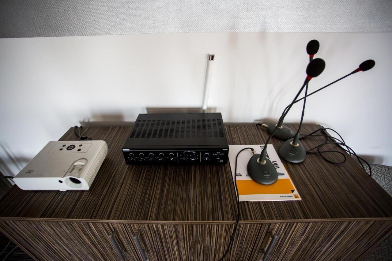 Hotel Grandis Apulum Mioveni ภายนอก รูปภาพ
