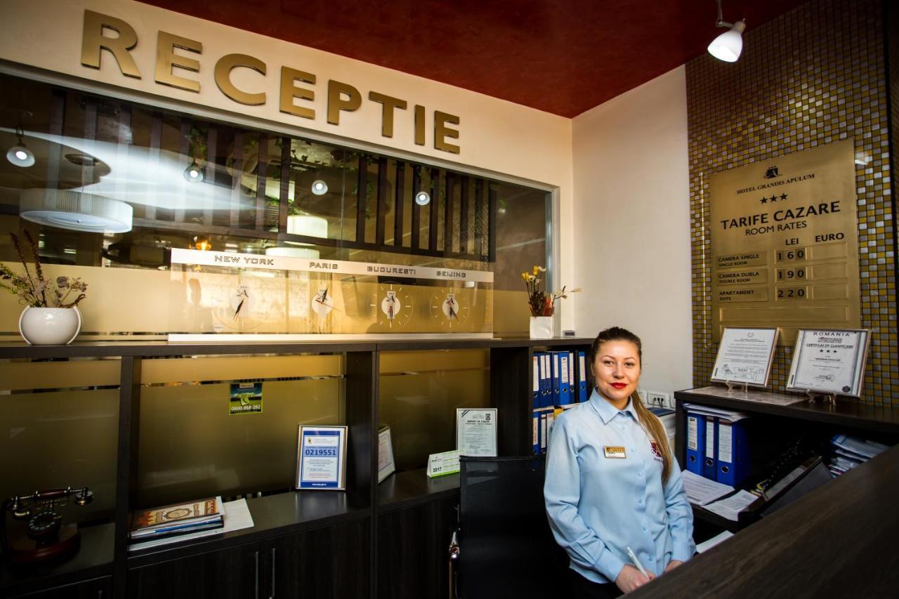 Hotel Grandis Apulum Mioveni ภายนอก รูปภาพ