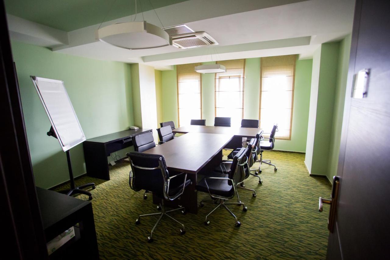 Hotel Grandis Apulum Mioveni ภายนอก รูปภาพ